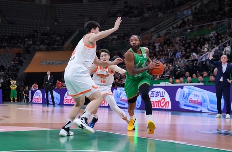 乌戈一个ATO尽显实力,小龙1.9秒神兵天降,继伟6分3助主宰加时