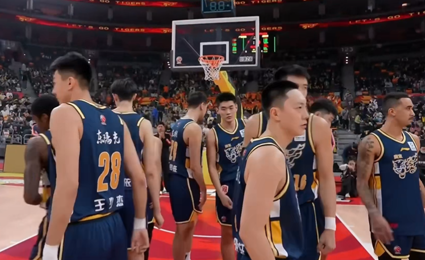 开云官方平台-CBA疯狂一夜:广东遭上海双杀,前总冠军23连败,最新积分榜如下